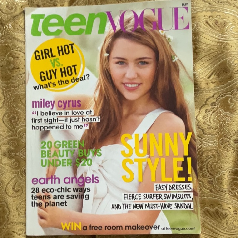 Miley Cyrus cover magazines 2009, 2010, 2013 - Picture 3 of 8